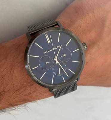 Reloj hombre Michael Kors correa malla grafito fondo azul con 3 relojes1