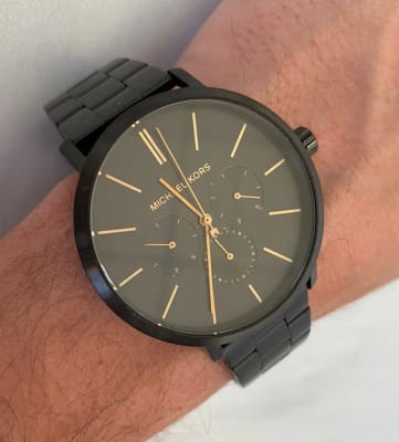 Reloj hombre Michael Kors correa metalica fondo negro1