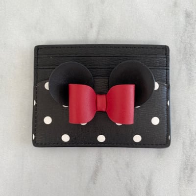 Tarjetero Kate Spade Minnie orejas blanco puntitos1