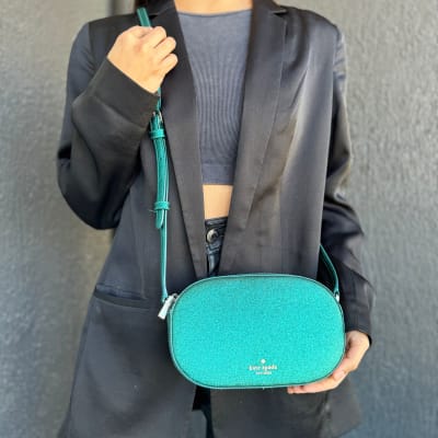 Cartera Kate Spade Crossbody Glitter ovalada pequeña verde1