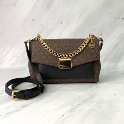 Cartera Michael Kors crossbody Lita mediana monograma cafe con negro 2