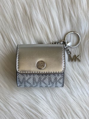 Porta Airpods Michael Kors monograma2