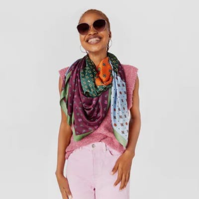 Pañuelo Tous mix colores con verdes diseño patchwork1