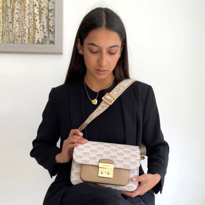 Cartera Michael Kors Crossbody Flap Messenger Letras1