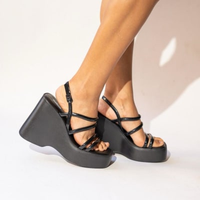 Sandalias Melissa con plataforma negra1
