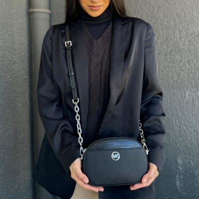 Cartera Michael Kors Ovalada Cuero Negro1