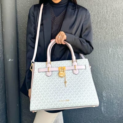 Cartera Michael Kors Crossbody Hamilton Monograma vainilla con rosado