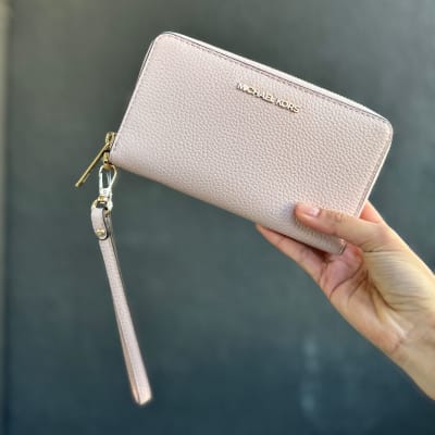 Billetera Michael Kors Flat Rosa pastel1