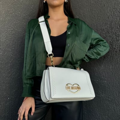 Cartera Love Moschino Detalles dorados con tapa Blanca1