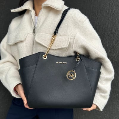 Cartera Michael Kors Chain Shoulder Cuero Negro1