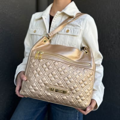 Bolso Love Moschino Metalizado Dorado3