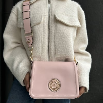 Cartera Marc Jacobs crossbody con logo redondo al medio Rosa Palo1