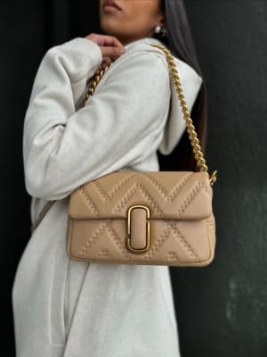 Cartera Marc Jacobs Acolchada Cuero beige1