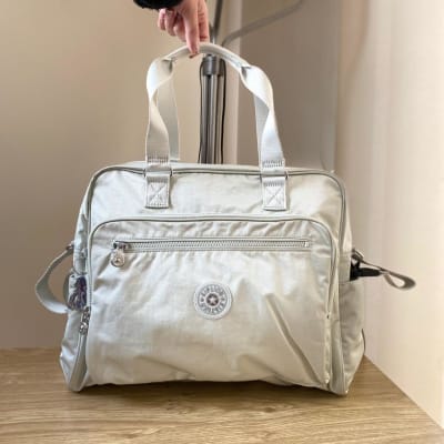 Bolso maternal Kipling Alanna Gris Plata1