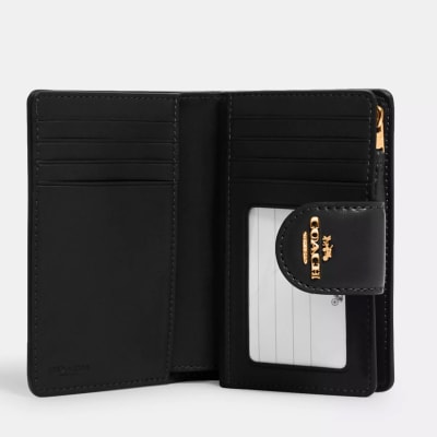 Billetera Coach mediana monograma letras cafe con negro