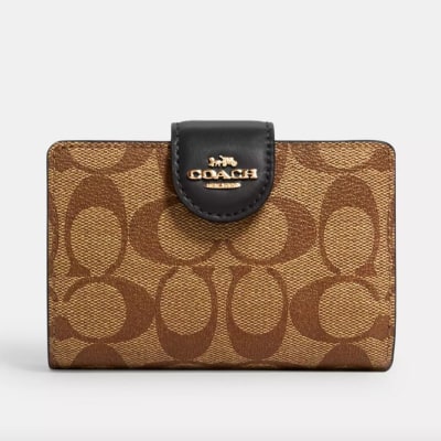 Billetera Coach mediana monograma letras cafe con negro