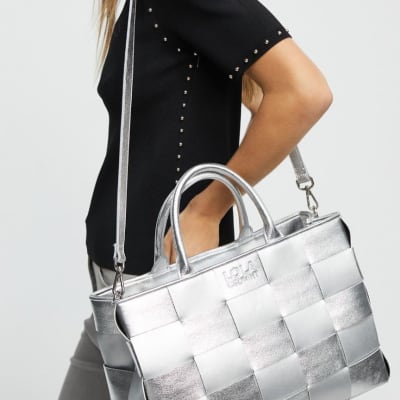 Cartera Lola Casademunt Bolso plateado rectangulo brillante y mate1