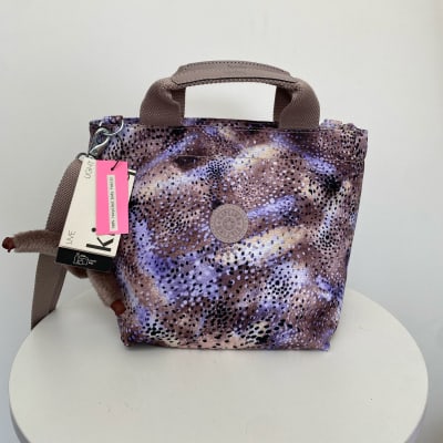 Lonchera Kipling Sheila tonos morados puntitos1