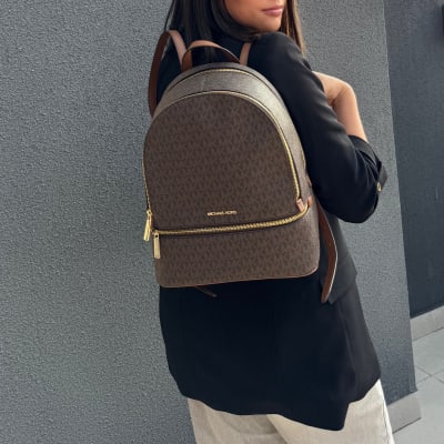 Mochila Michael Kors monograma cafe1