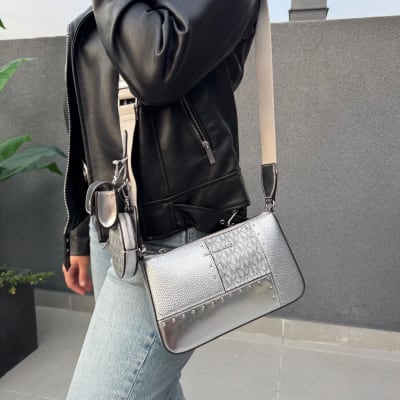 Cartera Michael Kors Crossbody Tech Attached correa cuero Plateado1