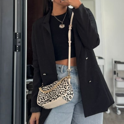 Cartera Michael Kors Carmela Print blanco y negro