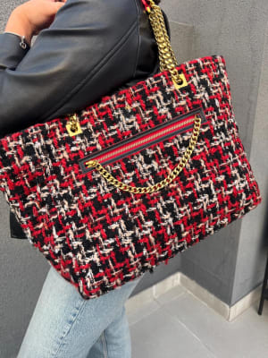 Bolso Purificacion Garcia tejido negro y rojo1