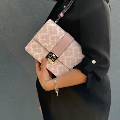 Cartera Kate Spade Flower Trevol cuero rosado1