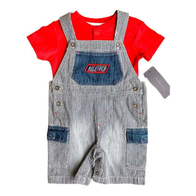 Conjunto Tommy Hilfiger Kids polera roja y jardinera gris1