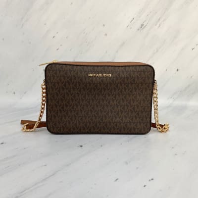 Cartera Michael Kors Crossbody East West monograma1
