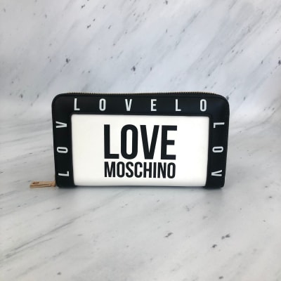Billetera Love Moschino grande blanco con borde negro1