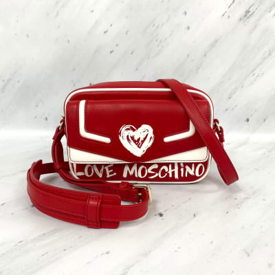 Crossbody Love Moschino corazon letras blanco y rojo1
