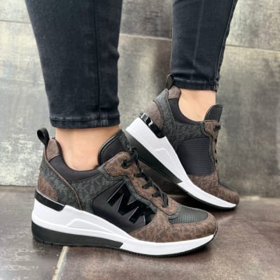 Zapatillas Michael Kors Crista cafe con negro monograma1