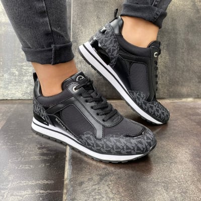Zapatillas Michael Kors Wilma letras negro1