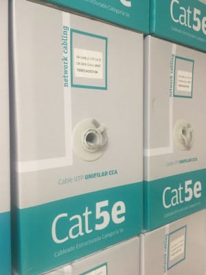 Cable UTP Interior Cat5e Aleación (CCA) caja x 305mts.