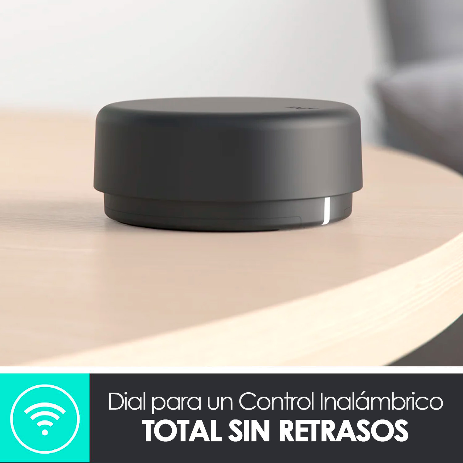 Imagen que contiene interior, tabla, computadora, escritorio  Descripción generada automáticamente