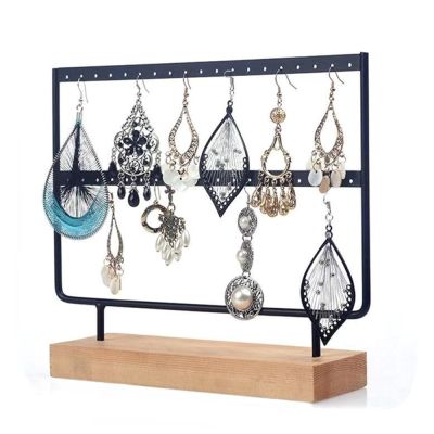 Exhibidor De Aros Elegantes con Base Madera4