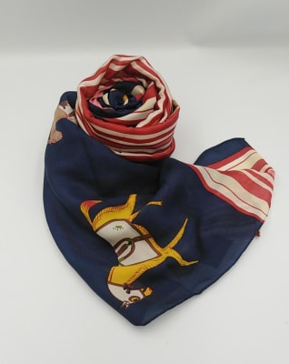 PAÑUELO GRANDE AZUL Y FRANJAS ROJAS1