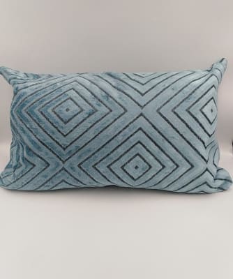 COJIN RECTANGULAR CON ROMBOS2