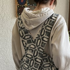 CHELSEA GREY DELANTAL ANTIMANCHAS