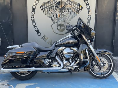HARLEY DAVIDSON STREET GLIDE (2016)