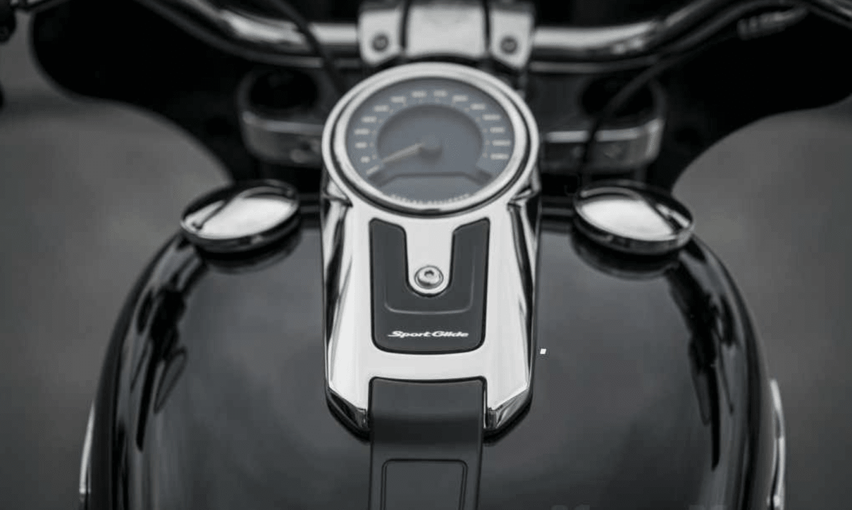 Harley Davidson SportGlide 107 (Rental Bikes) . B2