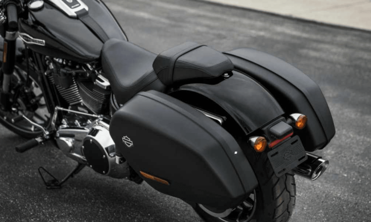 Harley Davidson SportGlide 107 (Rental Bikes) . B3