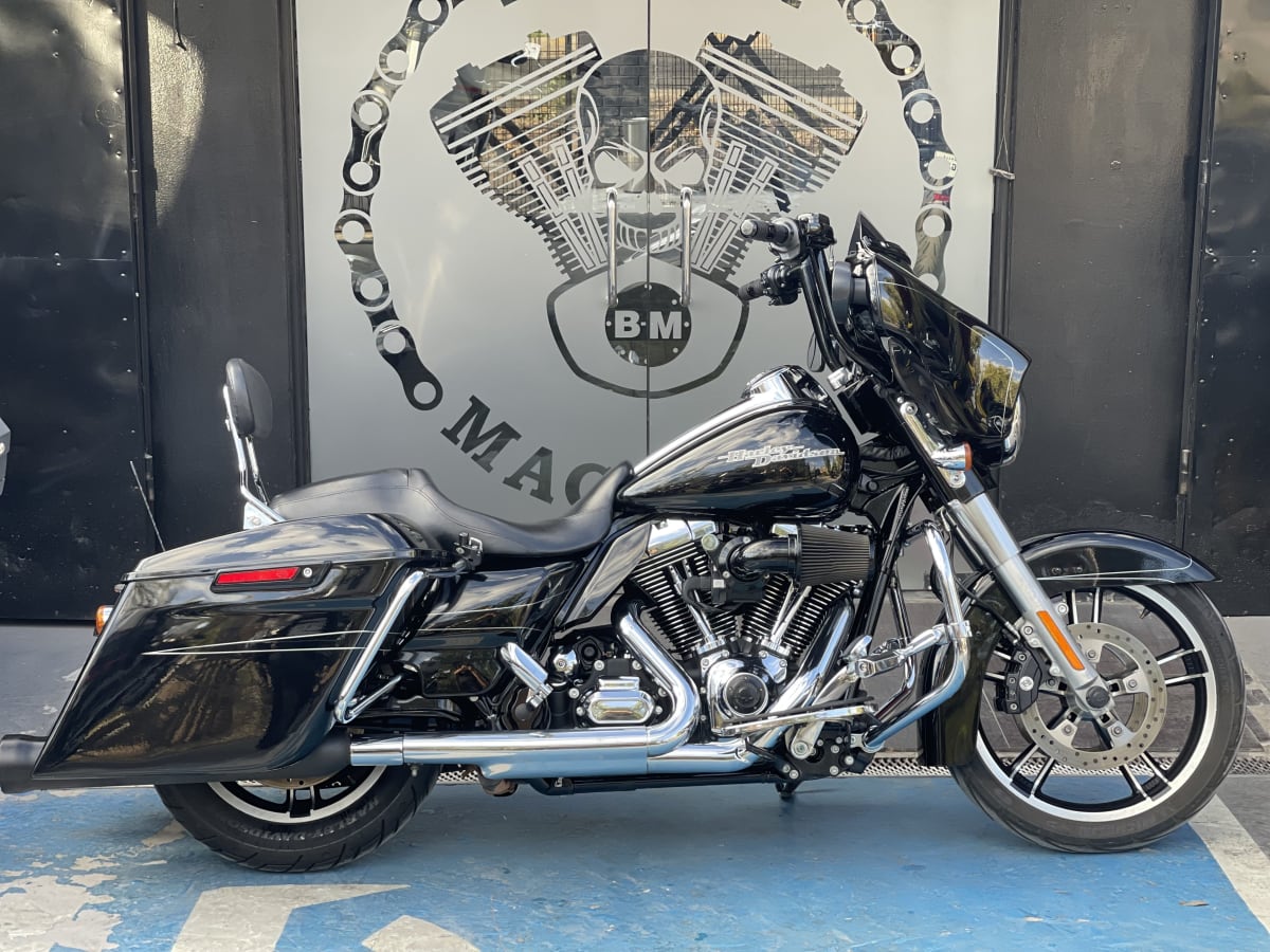 HARLEY DAVIDSON STREET GLIDE 20151
