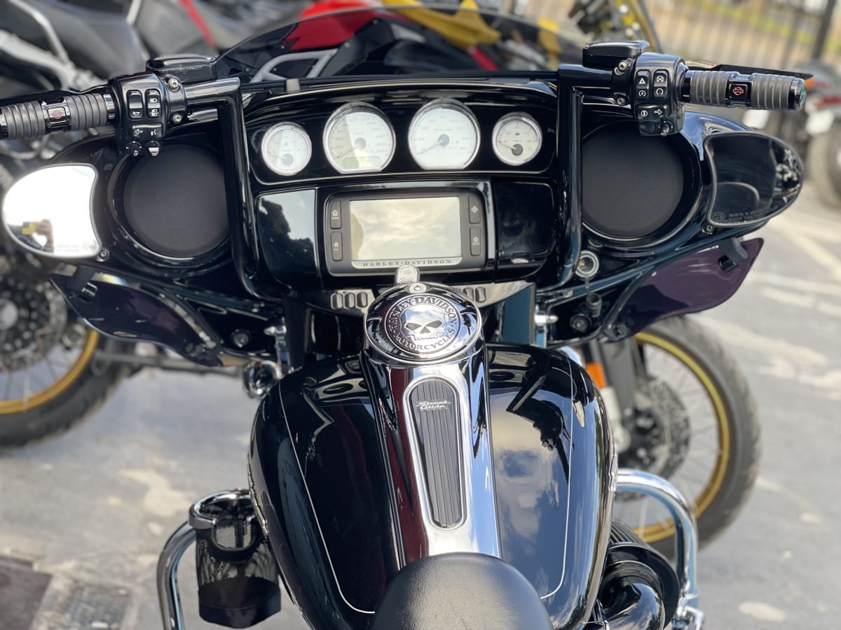 HARLEY DAVIDSON STREET GLIDE 20158