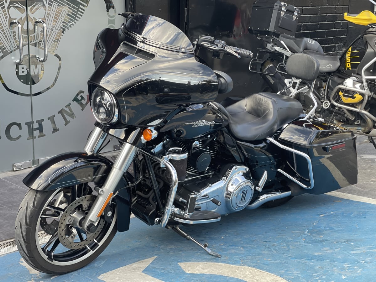 HARLEY DAVIDSON STREET GLIDE 201511