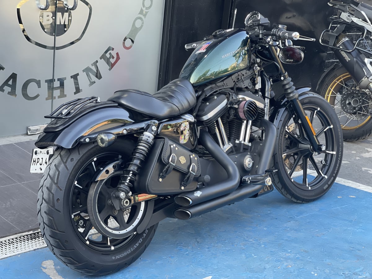 HARLEY DAVIDSON Sportster Iron 883 (18)2