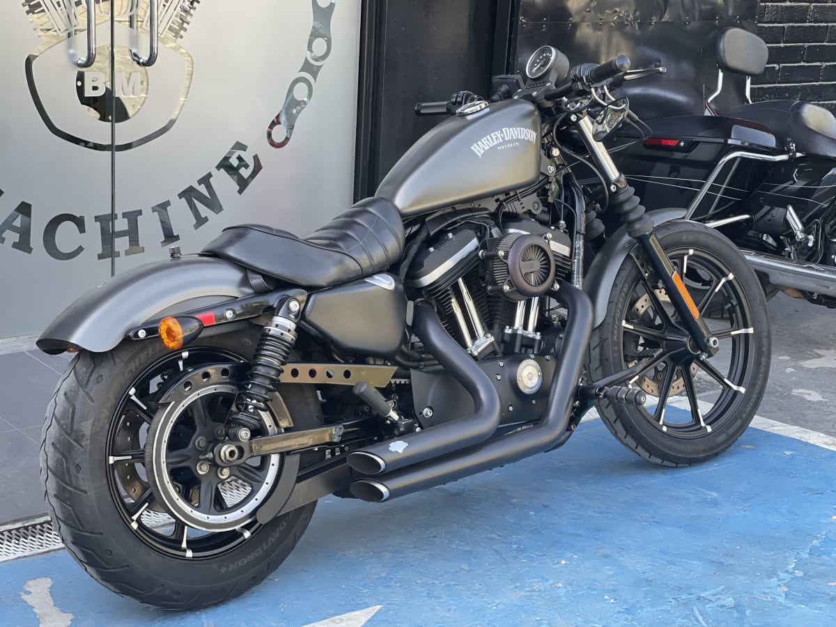 HARLEY DAVIDSON Sportster Iron 883 (2018)2