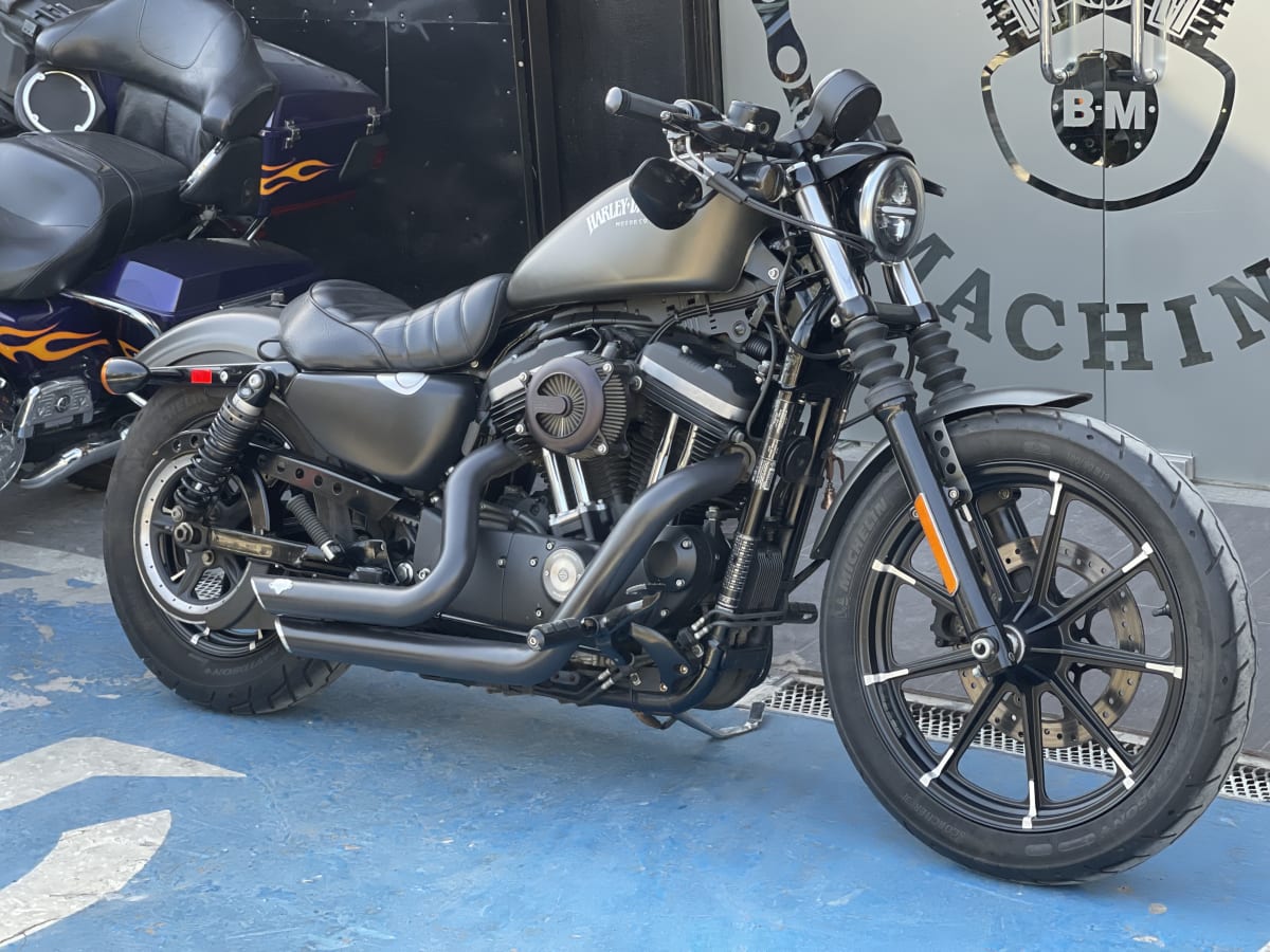 HARLEY DAVIDSON Sportster Iron 883 (2018)3