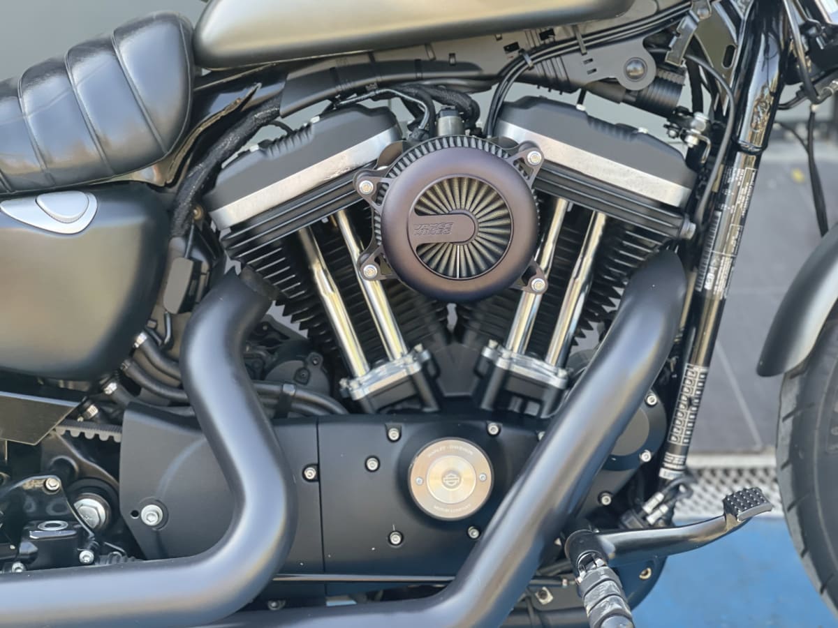 HARLEY DAVIDSON Sportster Iron 883 (2018)5