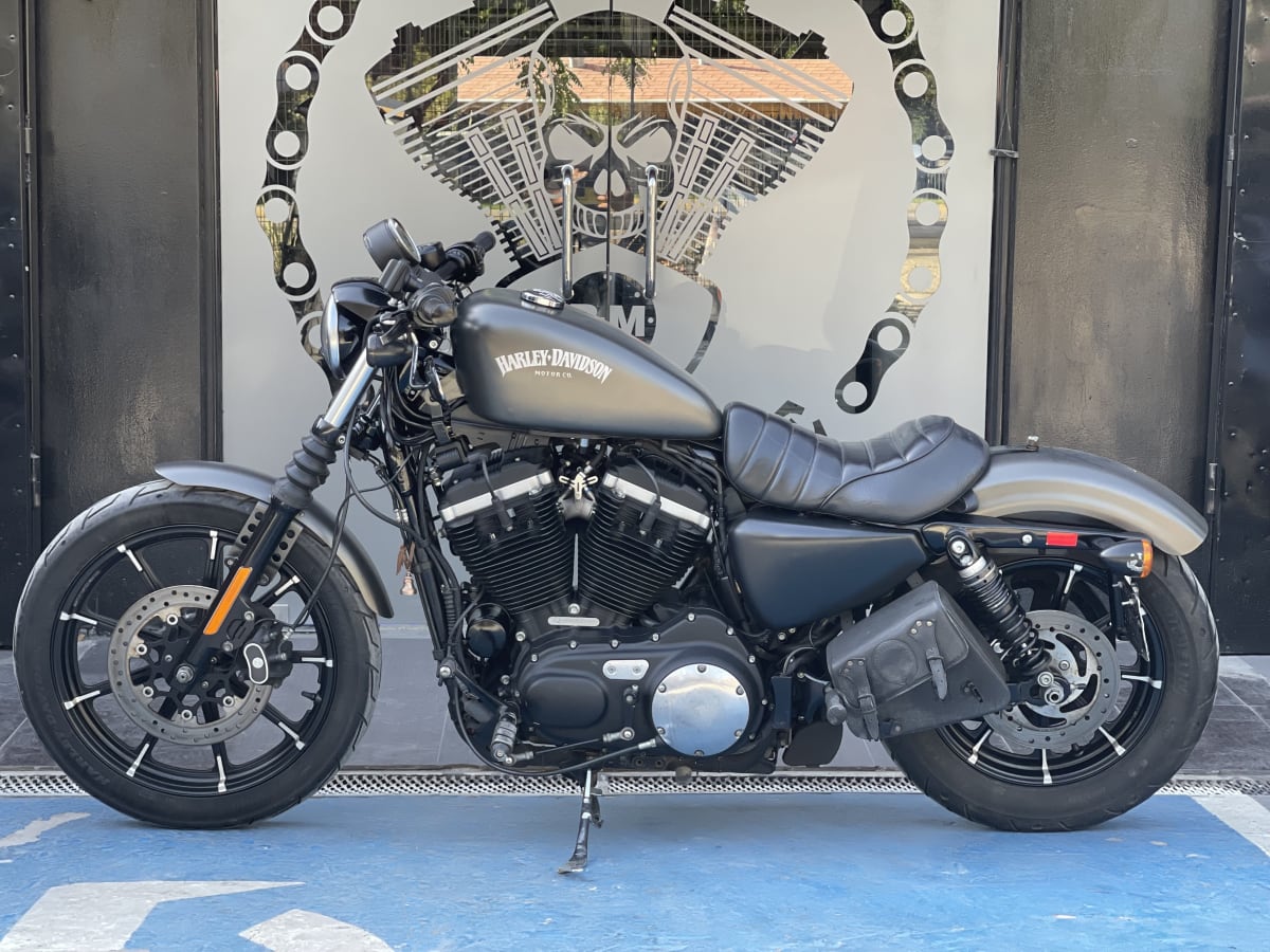 HARLEY DAVIDSON Sportster Iron 883 (2018)8
